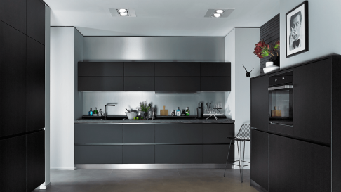 De perfecte zwarte keuken voor elke woning Zwarte keuken