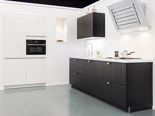 Keukens - SHOWROOMKEUKEN-RECHTE-KEUKEN