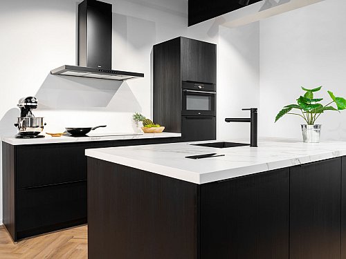 Keukens - AV1097 Eiken-zwart eilandkeuken
