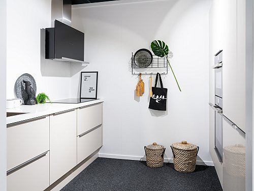 Keukens - SHOWROOMKEUKEN-PARALLEL-CREME
