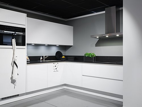 Keukens - SHOWROOMKEUKEN-HOEK-WIT
