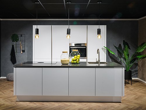 Keukens - SHOWROOMKEUKEN-EILAND-WIT