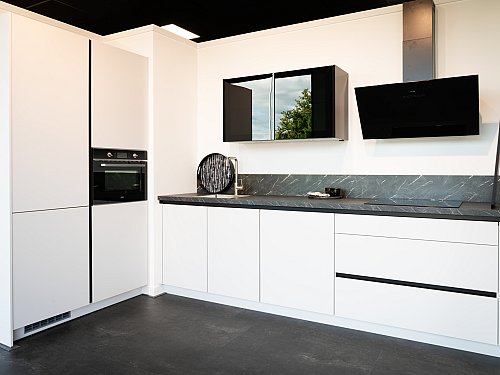 Keukens - SHOWROOMKEUKEN-HOEK-WIT