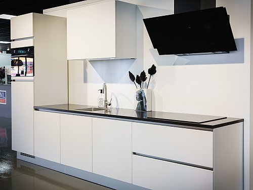Keukens - SHOWROOMKEUKEN-RECHT-WIT
