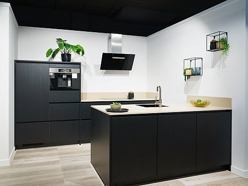 Keukens - SHOWROOMKEUKEN-EILAND-ZWART