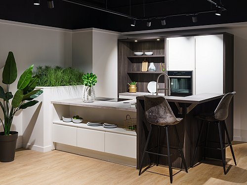 Keukens - SHOWROOMKEUKEN-EILAND-WIT
