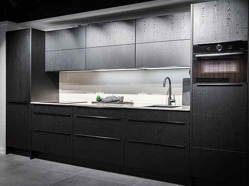 Keukens - SHOWROOMKEUKEN-RECHT-ZWART