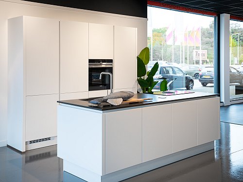Keukens - SHOWROOMKEUKEN-EILAND-WIT