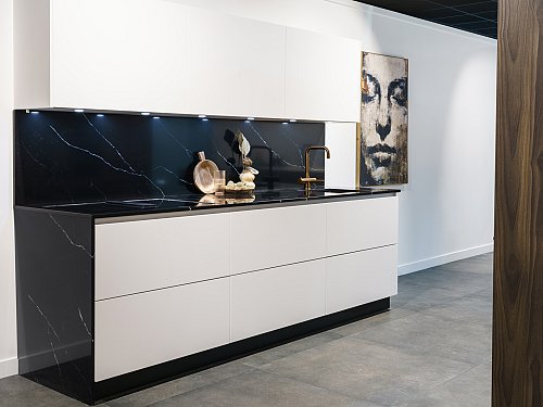 Keukens - SHOWROOMKEUKEN-RECHT-WIT