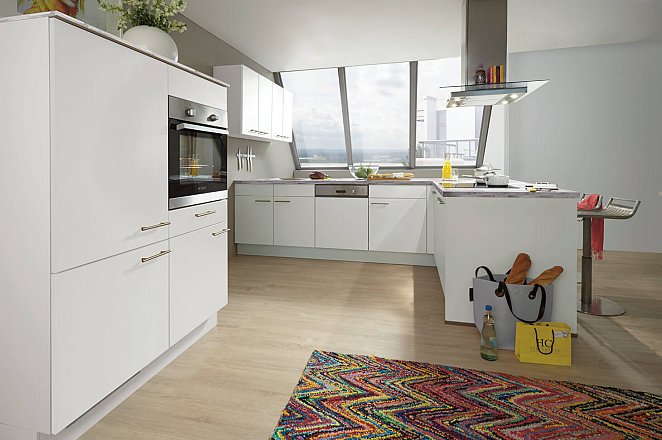 Moderne halfvrijstaande eiland keuken - Afbeelding 2 van 2