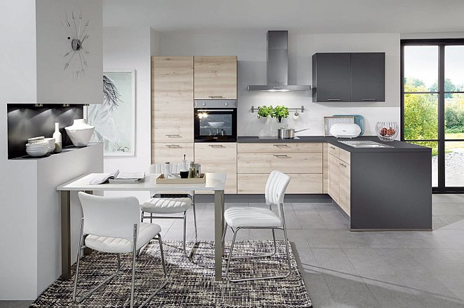 Moderne hoekkeuken in donkergrijs en houtdecor - Afbeelding 1 van 2