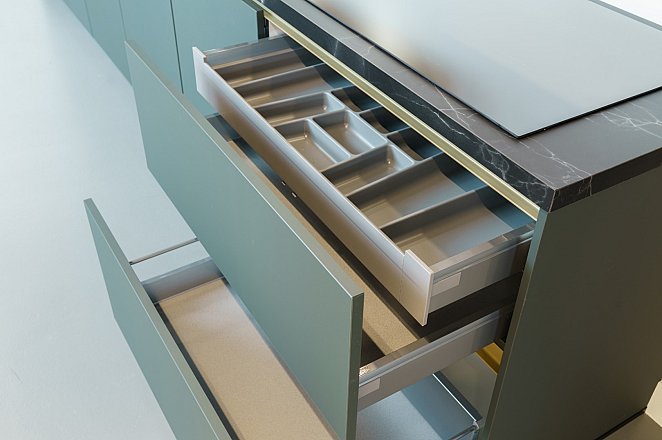 Strakke rechte keuken - Afbeelding 9 van 10