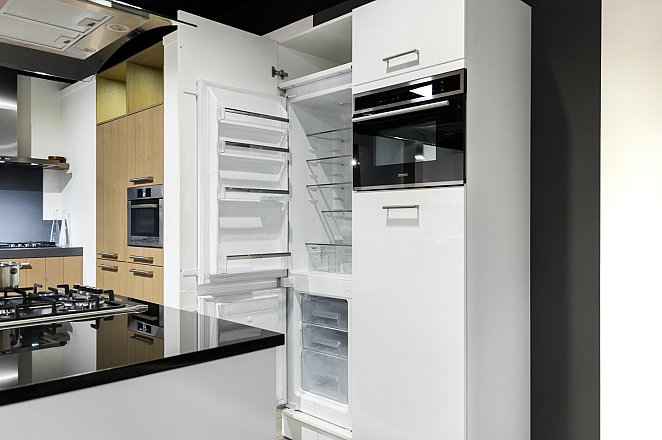 Eilandkeuken in hoogglans wit - Afbeelding 5 van 9