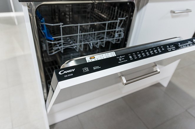 Eilandkeuken in hoogglans wit - Afbeelding 6 van 9