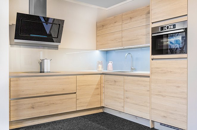 Houten hoekkeuken - Afbeelding 1 van 5