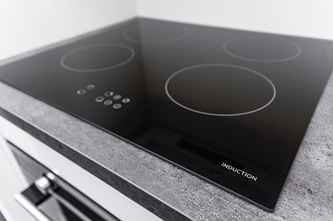 Rechte keuken in hoogglans wit - Afbeelding 3 van 7