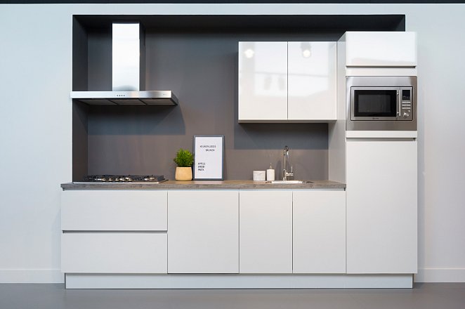 Recht keuken in hoogglans wit - Afbeelding 1 van 9