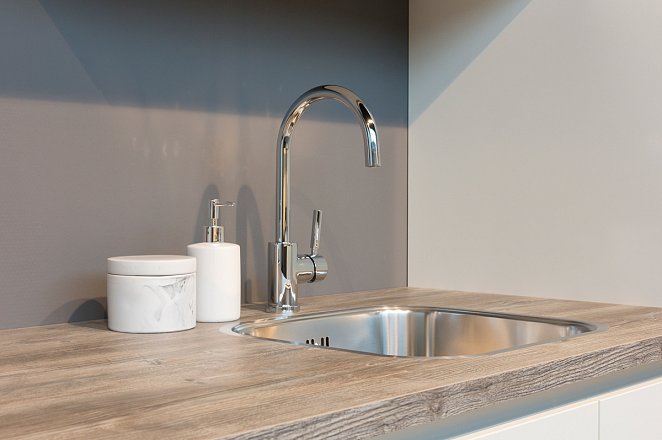 Recht keuken in hoogglans wit - Afbeelding 2 van 9
