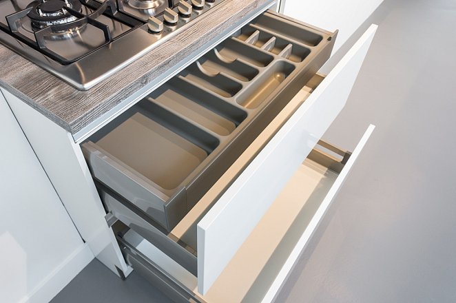 Recht keuken in hoogglans wit - Afbeelding 6 van 9