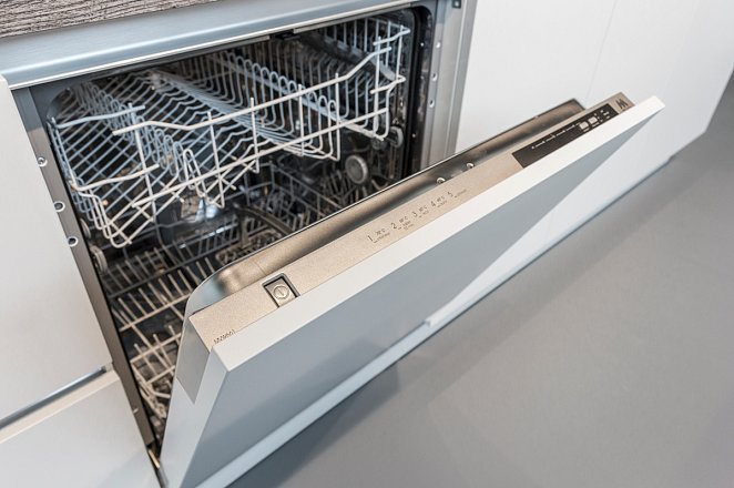 Recht keuken in hoogglans wit - Afbeelding 7 van 9