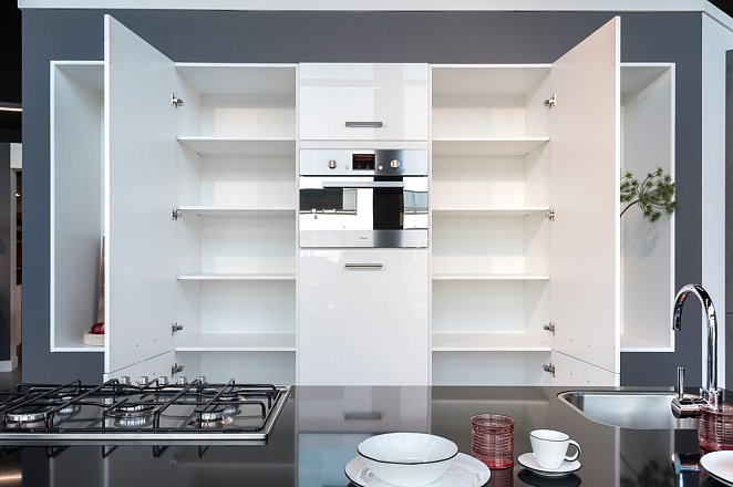 Eilandkeuken in hoogglans wit - Afbeelding 6 van 6