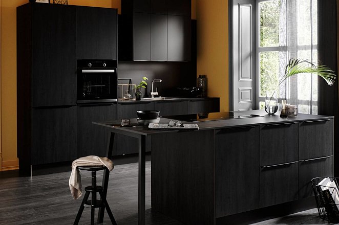 Zwarte keuken met spoeleiland - Afbeelding 3 van 10