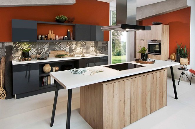 Hout/zwarte keuken met losse elementen - Afbeelding 1 van 2