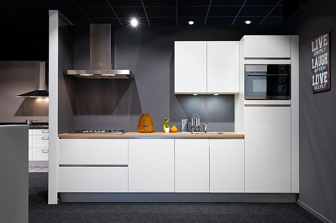 Rechte keuken in hoogglans wit - Afbeelding 1 van 7