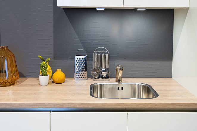 Rechte keuken in hoogglans wit - Afbeelding 2 van 7