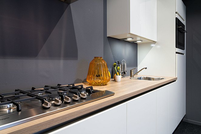 Rechte keuken in hoogglans wit - Afbeelding 3 van 7