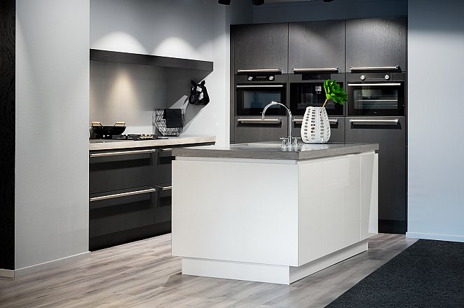 Showroomkeuken - Afbeelding 1 van 4