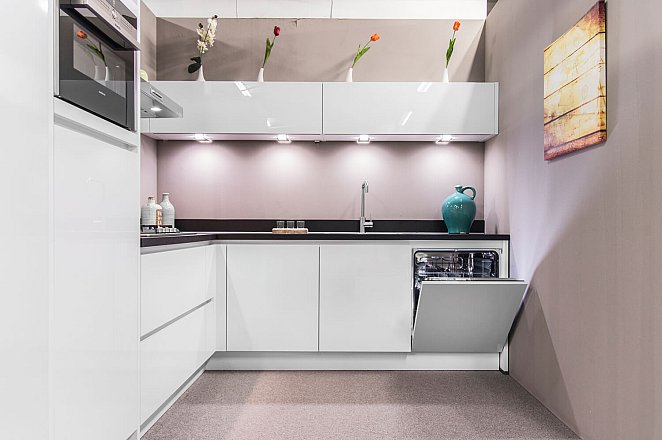 Showroomkeuken L2 - Afbeelding 1 van 7