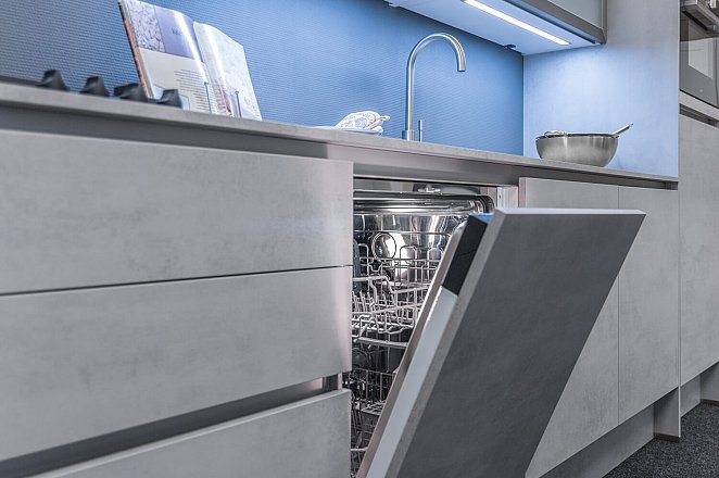 Rechte keuken in beton grijs met ETNA apparatuur - Afbeelding 6 van 8