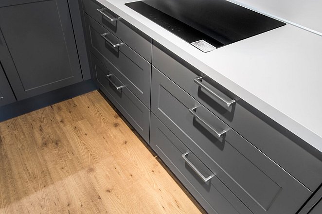 Ruime hoekkeuken in moderne stijl - Afbeelding 5 van 8
