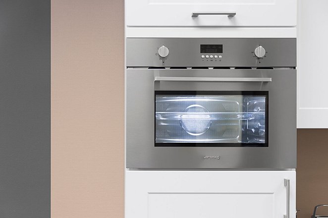 Witte hoekkeuken met Smeg apparatuur - Afbeelding 4 van 6