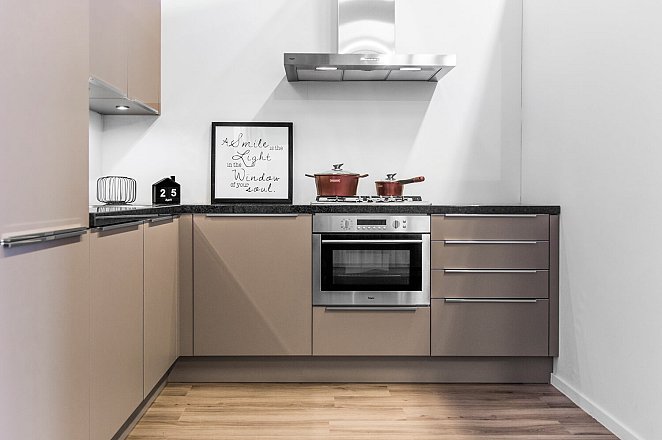 Showroomkeuken L2 - Afbeelding 2 van 8