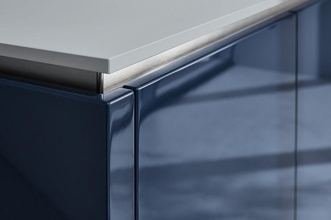 Moderne greeploze keuken in hoogglans donkerblauw - Afbeelding 3 van 3