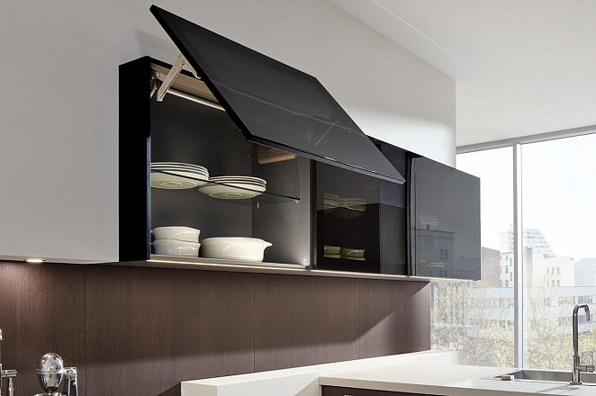 Ruime eilandkeuken met moderne kastenwand - Afbeelding 4 van 4