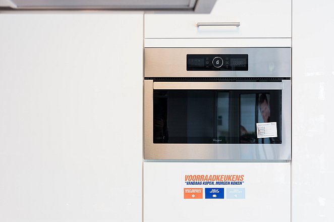 Witte Eilandkeuken met Kastenwand - Afbeelding 2 van 7
