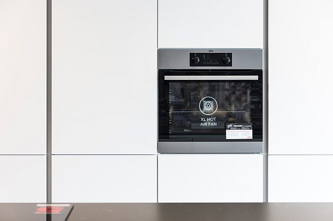 Eilandkeuken in hoogglans wit - Afbeelding 3 van 8