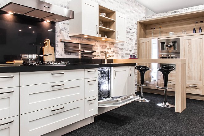 Showroomkeuken L2 - Afbeelding 1 van 11