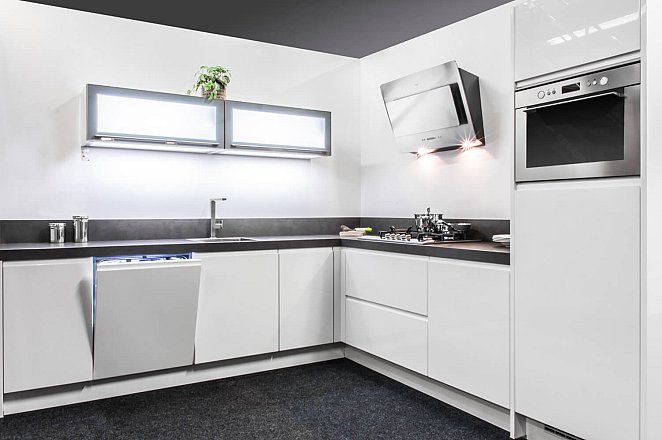 Showroomkeuken L2 - Afbeelding 1 van 9