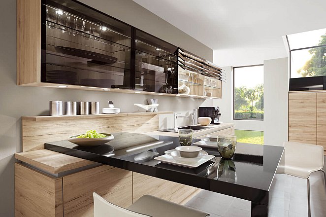 Moderne ruime keuken met kookeiland - Afbeelding 3 van 5