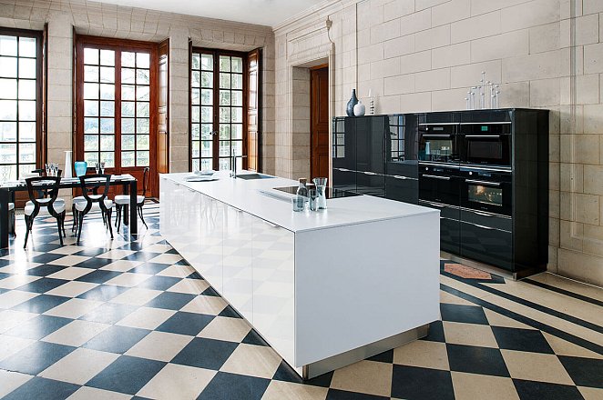 Design kookeiland met kastenwand - Afbeelding 1 van 1