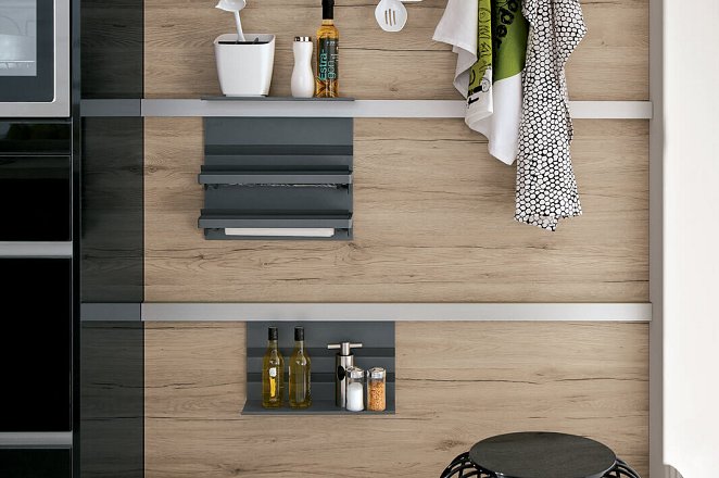 Strakke greeploze keuken in hoogglans zwart - Afbeelding 3 van 4