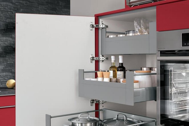 Ruime keuken uitgevoerd in hoogglans rood - Afbeelding 5 van 5
