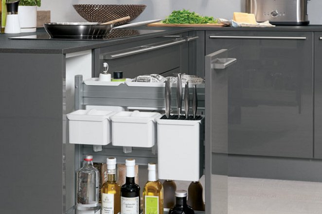Ruime keuken in hoekopstelling in hoogglans grijs - Afbeelding 5 van 5