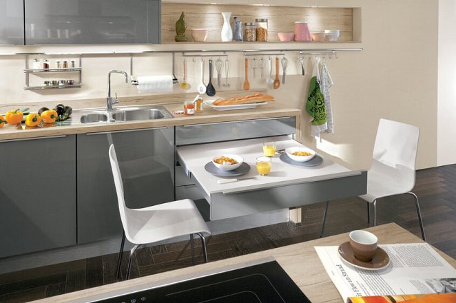 Moderne keuken in U-opstelling - Afbeelding 3 van 3
