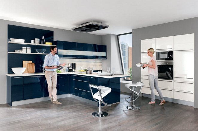 Moderne keuken in T-opstelling - Afbeelding 1 van 4