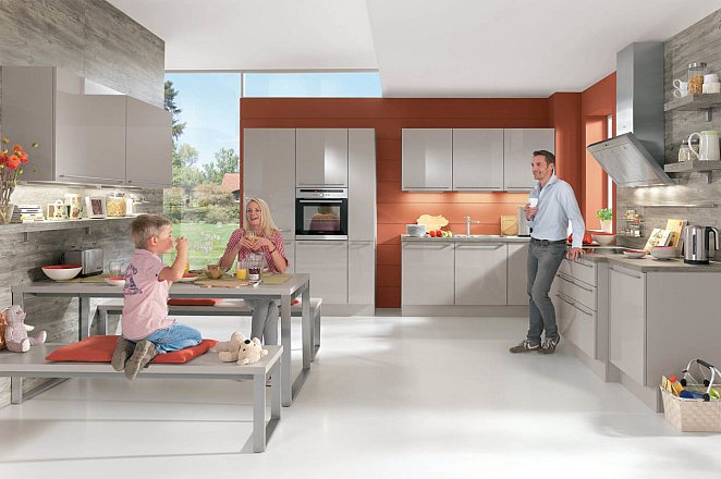 Moderne hoekkeuken met kastenwand - Afbeelding 1 van 2